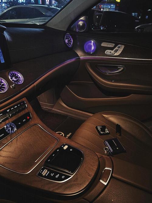 奔驰e300价格是多少/奔驰e300现在价格多少