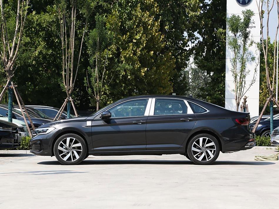 大众速腾sagitar 大众速腾2025款落地价