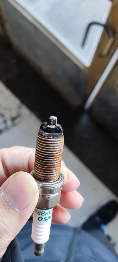 汽车火花塞多少钱一个／汽车火花塞