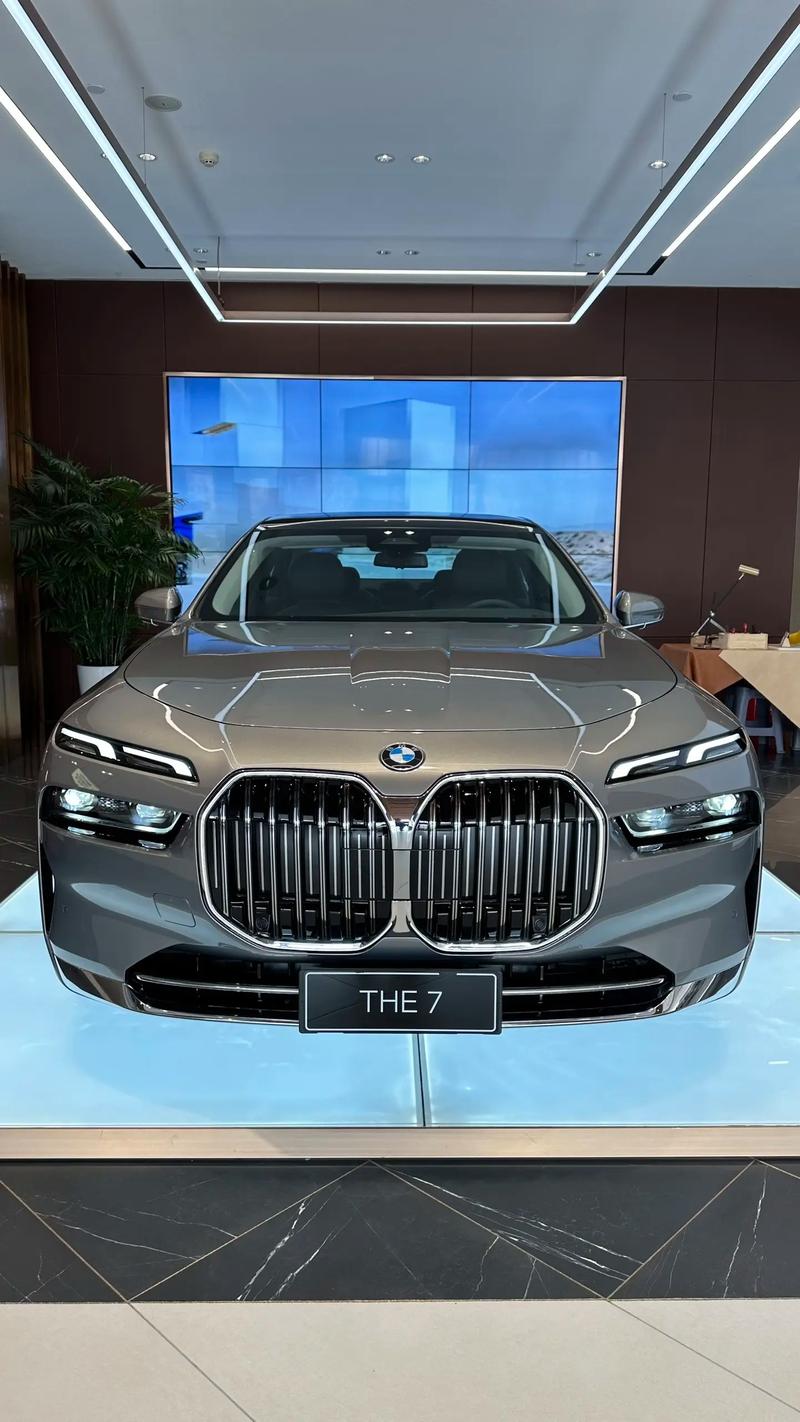 新款宝马7系正式上市售价(宝马新7系2021款谍照)