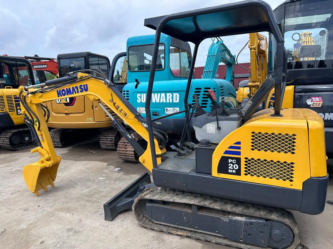 【二手挖掘机交易市场价格,急转个人二手挖掘机】