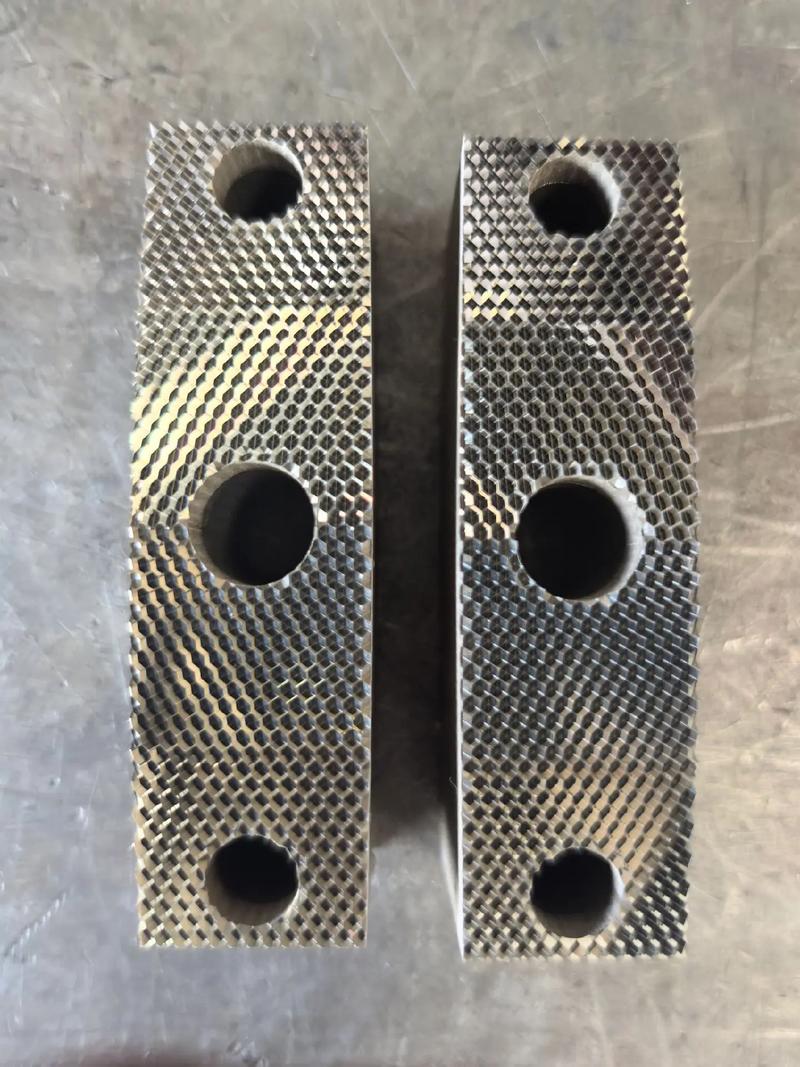 汽车模具配件(汽车件模具厂家)